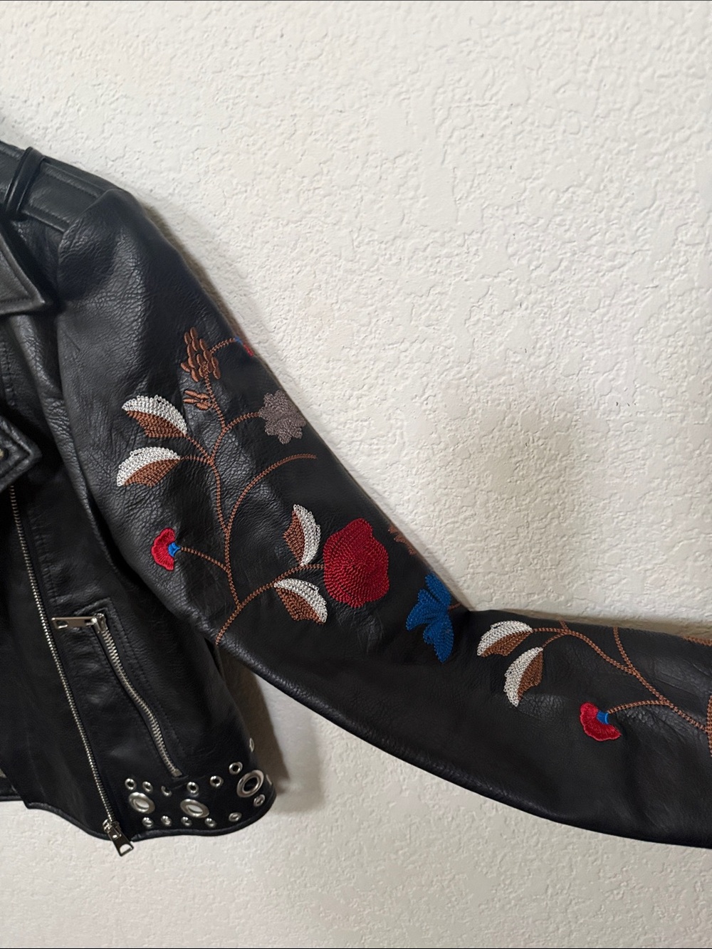 Romeo & Juliet Couture embroidered Faux Leather JACKET - Picture 5 of 6